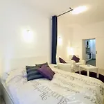 Cosy Central Apartment